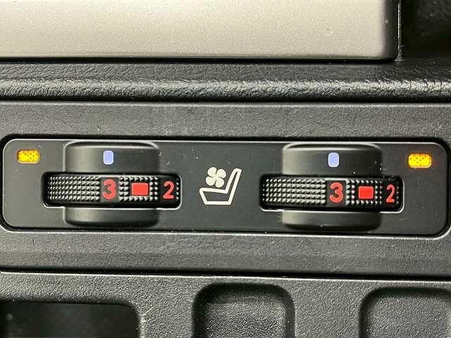 ランドクルーザープラド ＴＸ　Ｌパッケージ　マットブラックエディション　特別仕様　マットブラック加飾　サンルーフ　７人乗　純正ナビ　バックカメラ　レザーシート　電動シート　シートヒーター　シートエアコン　追従クルーズコントロール　レーンアシスト　センターデフロック　ＬＥＤ（32枚目）