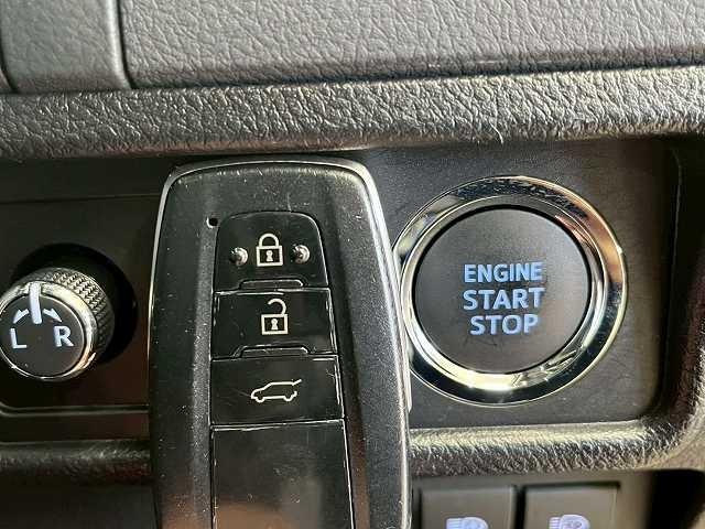 ランドクルーザープラド ＴＸ　Ｌパッケージ　マットブラックエディション　特別仕様　マットブラック加飾　サンルーフ　７人乗　純正ナビ　バックカメラ　レザーシート　電動シート　シートヒーター　シートエアコン　追従クルーズコントロール　レーンアシスト　センターデフロック　ＬＥＤ（42枚目）