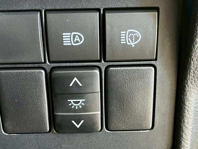 ランドクルーザープラド ＴＸ　Ｌパッケージ　マットブラックエディション　特別仕様　マットブラック加飾　サンルーフ　７人乗　純正ナビ　バックカメラ　レザーシート　電動シート　シートヒーター　シートエアコン　追従クルーズコントロール　レーンアシスト　センターデフロック　ＬＥＤ（49枚目）