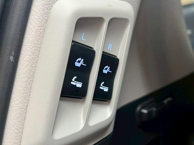 ランドクルーザープラド ＴＸ　Ｌパッケージ　マットブラックエディション　特別仕様　マットブラック加飾　サンルーフ　７人乗　純正ナビ　バックカメラ　レザーシート　電動シート　シートヒーター　シートエアコン　追従クルーズコントロール　レーンアシスト　センターデフロック　ＬＥＤ（58枚目）