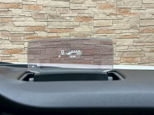 ソリオ ハイブリッドＭＺ　４ＷＤ　両側電動スライドドア　全周囲カメラ　ＨＵＤ　９インチメーカーナビ　ＬＥＤヘッドライト　シートヒーター　ＥＴＣ　コーナーセンサー　レーンキープアシスト　追従クルコン　衝突軽減ブレーキ　パワステ（28枚目）