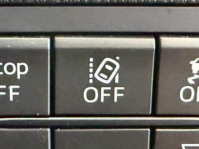 ＭＡＺＤＡ２ １５Ｓ　ブラックトーンエディション　追従クルコン　全周囲カメラ　クリアランスソナー　アップルカープレイ　純正１６インチアルミ　レーンキープアシスト　横滑り防止装置　コーナーセンサー　ドラレコ　ＥＴＣ　ＤＶＤキット　スマートキー　パワステ（8枚目）