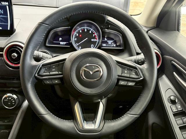 ＭＡＺＤＡ２ １５Ｓ　ブラックトーンエディション　追従クルコン　全周囲カメラ　クリアランスソナー　アップルカープレイ　純正１６インチアルミ　レーンキープアシスト　横滑り防止装置　コーナーセンサー　ドラレコ　ＥＴＣ　ＤＶＤキット　スマートキー　パワステ（61枚目）