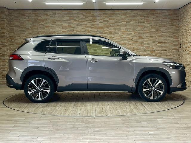 カローラクロス Ｚ　ハーフレザー　電動シート　バックカメラ　アップルカープレイ　ドラレコ　レーダークルーズコントロールシステム　シートヒーター　電動リアゲート　ＥＴＣ　コーナーセンサー　純正１８インチアルミ　ＬＥＤヘッド（60枚目）