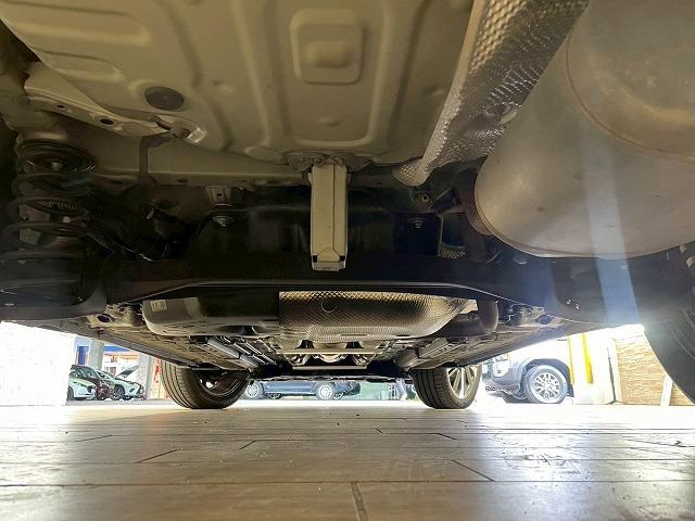 カローラクロス Ｚ　ハーフレザー　電動シート　バックカメラ　アップルカープレイ　ドラレコ　レーダークルーズコントロールシステム　シートヒーター　電動リアゲート　ＥＴＣ　コーナーセンサー　純正１８インチアルミ　ＬＥＤヘッド（65枚目）