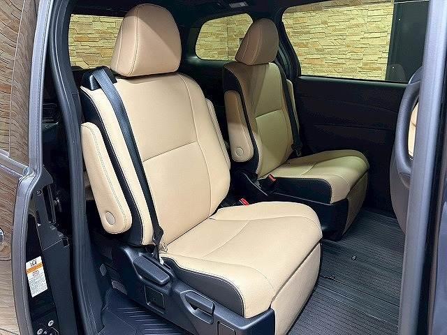 エスティマ アエラス　スマート　純正９インチナビ　フルセグＴＶ　バックカメラ　後席フリップダウンモニター　両側電動スライドドア　シートヒーター　ＥＴＣ　３列シート７人乗　クルーズコントロール　ＬＥＤヘッドライト　ＣＤＤＶＤ再生（6枚目）