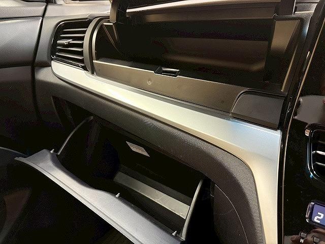 エスティマ アエラス　スマート　純正９インチナビ　フルセグＴＶ　バックカメラ　後席フリップダウンモニター　両側電動スライドドア　シートヒーター　ＥＴＣ　３列シート７人乗　クルーズコントロール　ＬＥＤヘッドライト　ＣＤＤＶＤ再生（66枚目）