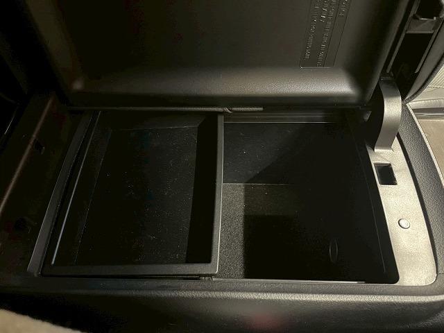 クラウンハイブリッド アスリートＳ　純正ナビ地デジ　レザーシート　ＥＴＣ（33枚目）