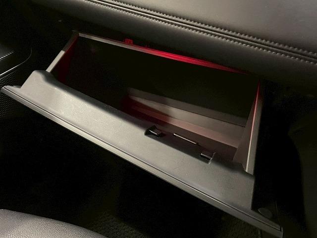 デリカＤ：５ Ｐ　１０．１型純正ナビ　全周囲モニター　両側電動ドア　ＥＴＣ　ドライブレコーダー　追従クルーズコントロール　ＬＥＤ　レーンアシスト　ＢＳＭ　ＴＶ　Ｂｌｕｅｔｏｏｔｈ　　シートヒーター　ステアリングヒーター（42枚目）