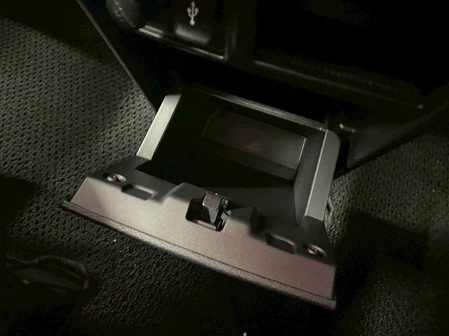 デリカＤ：５ Ｐ　１０．１型純正ナビ　全周囲モニター　両側電動ドア　ＥＴＣ　ドライブレコーダー　追従クルーズコントロール　ＬＥＤ　レーンアシスト　ＢＳＭ　ＴＶ　Ｂｌｕｅｔｏｏｔｈ　シートヒーター　ステアリングヒーター（45枚目）