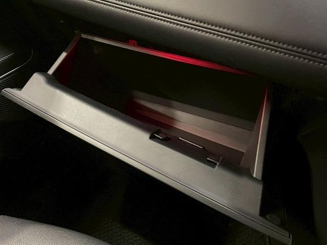 デリカＤ：５ Ｐ　１０．１型純正ナビ　全周囲モニター　両側電動ドア　ＥＴＣ　ドライブレコーダー　追従クルーズコントロール　ＬＥＤ　レーンアシスト　ＢＳＭ　ＴＶ　Ｂｌｕｅｔｏｏｔｈ　シートヒーター　ステアリングヒーター（51枚目）