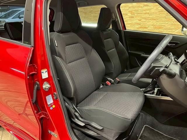 スイフト ハイブリッドＲＳ　パナソニックナビ　全周囲モニター　フルセグＴＶ　追従クルーズコントロール　ＥＴＣ　ＬＥＤ　プッシュスタート　スマートキー　シートヒーター　レーンアシスト　衝突軽減ブレーキ　Ｂｌｕｅｔｏｏｔｈ（5枚目）