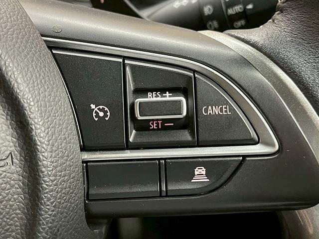 スイフト ハイブリッドＲＳ　パナソニックナビ　全周囲モニター　フルセグＴＶ　追従クルーズコントロール　ＥＴＣ　ＬＥＤ　プッシュスタート　スマートキー　シートヒーター　レーンアシスト　衝突軽減ブレーキ　Ｂｌｕｅｔｏｏｔｈ（11枚目）