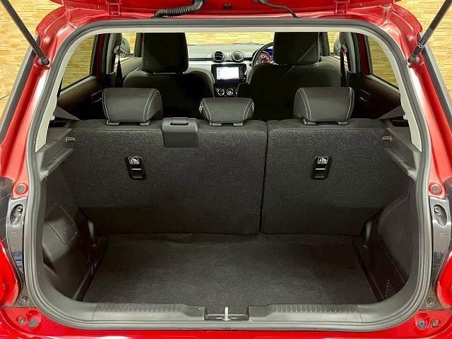 スイフト ハイブリッドＲＳ　パナソニックナビ　全周囲モニター　フルセグＴＶ　追従クルーズコントロール　ＥＴＣ　ＬＥＤ　プッシュスタート　スマートキー　シートヒーター　レーンアシスト　衝突軽減ブレーキ　Ｂｌｕｅｔｏｏｔｈ（13枚目）