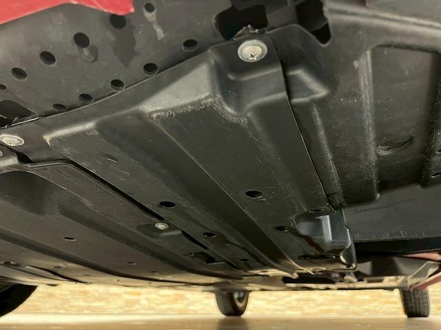 スイフト ハイブリッドＲＳ　パナソニックナビ　全周囲モニター　フルセグＴＶ　追従クルーズコントロール　ＥＴＣ　ＬＥＤ　プッシュスタート　スマートキー　シートヒーター　レーンアシスト　衝突軽減ブレーキ　Ｂｌｕｅｔｏｏｔｈ（22枚目）