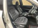 ＣＸ－５ ＸＤ　スポーツアピアランス　追従クルコン　ＢＳＭ　全周囲モニター　ヘッドアップディスプレイ　クリアランスソナー　メモリー付きパワーシート　電動リアゲート　シートヒーター　ワイヤレス充電対応　ＥＴＣ　パドルシフト　皮シート（5枚目）