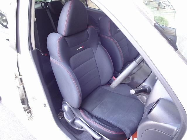 マーチ ニスモ　Ｓ　ワンオーナー　ディーラー整備記録　純正ナビ　フルセグＴＶ　ＥＴＣ　ローダウン　純正サス付属　社外アルミ　純正アルミ付属　５ＭＴ　要在庫確認（33枚目）