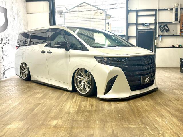 アルファード 　ＡＣＣエアサスＯＧ公認　ＬＡＧカーボンエアロ　ＬＡＧ可変式マフラー　ＬＡＧアームＦ４度Ｒ５度　カーボンラッピング　鍛造２１インチ　セキュリティー　トヨタエンスタ　ムーンルーフ　デジタルインナーミラー（5枚目）