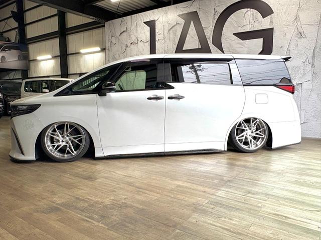 アルファード 　ＡＣＣエアサスＯＧ公認　ＬＡＧカーボンエアロ　ＬＡＧ可変式マフラー　ＬＡＧアームＦ４度Ｒ５度　カーボンラッピング　鍛造２１インチ　セキュリティー　トヨタエンスタ　ムーンルーフ　デジタルインナーミラー（9枚目）