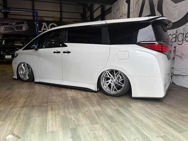 アルファード 　ＡＣＣエアサスＯＧ公認　ＬＡＧカーボンエアロ　ＬＡＧ可変式マフラー　ＬＡＧアームＦ４度Ｒ５度　カーボンラッピング　鍛造２１インチ　セキュリティー　トヨタエンスタ　ムーンルーフ　デジタルインナーミラー（18枚目）