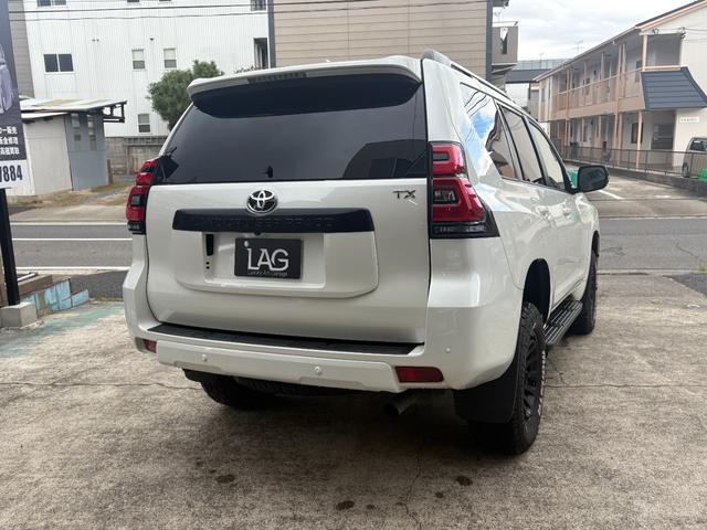 ランドクルーザープラド TX Lパッケージ マットブラックエディション JBLナビゲーションシステム サンルーフ 全方位モニター ブラインドスポットモニター ベージュ革 デルタフォース17インチ JAOSリフトアップバネ ETC カメラ(12枚目)