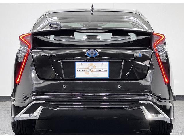 プリウス Sセーフティプラス LED付新品モデリスタ仕様フルエアロ イカリング&キャンディブラックCライト&テール ブラックCエンブレム 新品アルミ&新品タイヤ プッシュEGスタート スマートKEY ブラックレザーカスタム(6枚目)