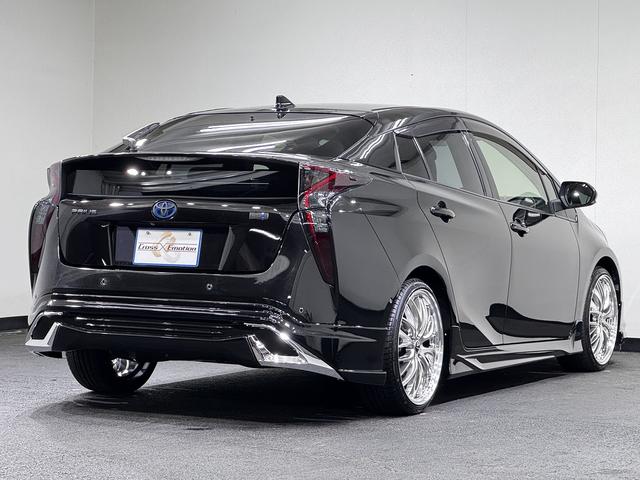 プリウス Sセーフティプラス LED付新品モデリスタ仕様フルエアロ イカリング&キャンディブラックCライト&テール ブラックCエンブレム 新品アルミ&新品タイヤ プッシュEGスタート スマートKEY ブラックレザーカスタム(7枚目)