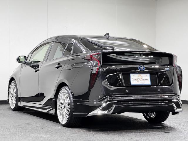 プリウス Sセーフティプラス LED付新品モデリスタ仕様フルエアロ イカリング&キャンディブラックCライト&テール ブラックCエンブレム 新品アルミ&新品タイヤ プッシュEGスタート スマートKEY ブラックレザーカスタム(8枚目)