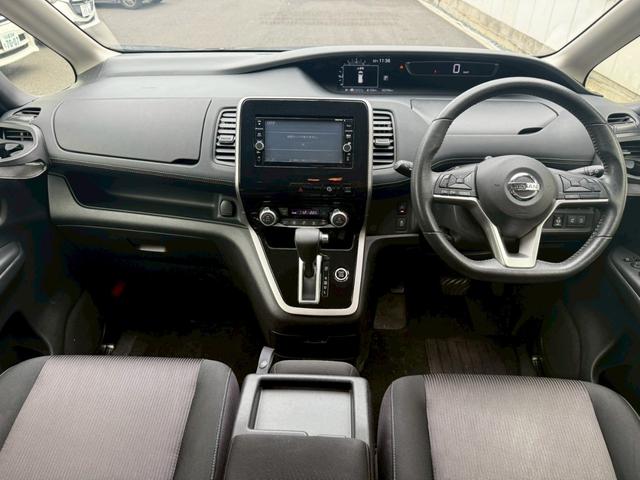 セレナ ハイウェイスター Vセレクション 禁煙車 後席モニター 両側電動スライドドア 純正SDナビ リアオートエアコン アラウンドビューモニター ETC フルセグTV Bluetooth バックモニター LEDヘッドライト TVキャンセラー(2枚目)