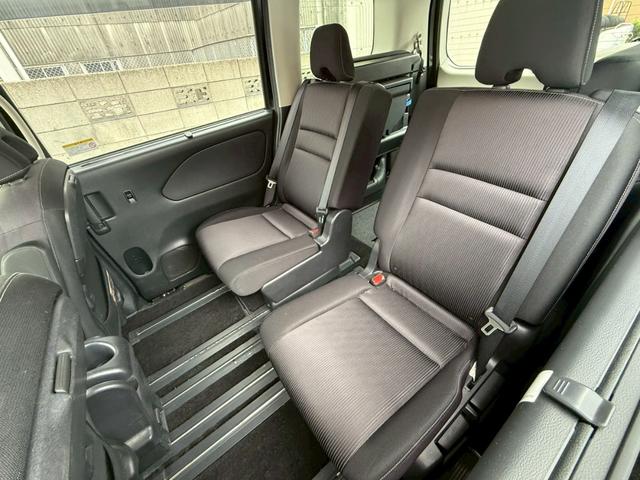 セレナ ハイウェイスター Vセレクション 禁煙車 後席モニター 両側電動スライドドア 純正SDナビ リアオートエアコン アラウンドビューモニター ETC フルセグTV Bluetooth バックモニター LEDヘッドライト TVキャンセラー(19枚目)