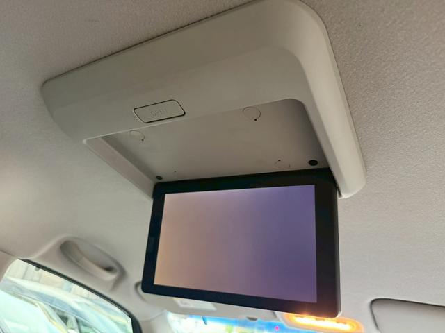 セレナ ハイウェイスター S-ハイブリッド 禁煙車 後席モニター 純正8型ナビ 両側電動スライドドア リアオートエアコン LEDヘッドライト フルセグTV Bluetooth再生 クルーズコントロール ETC 衝突軽減システム スマートキー(3枚目)