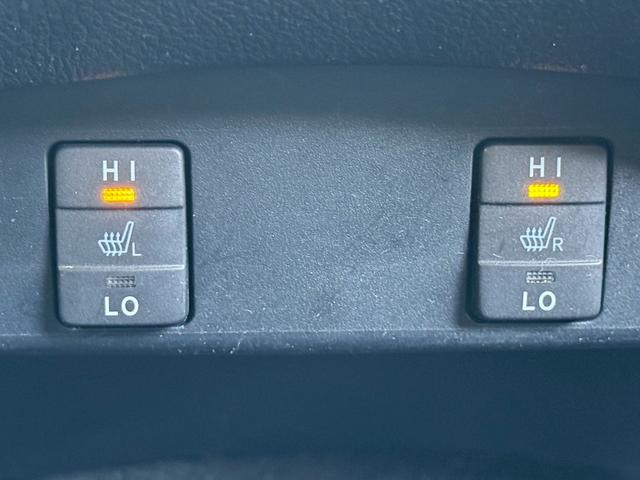 シエンタ ハイブリッドG クエロ 禁煙車 後席モニター 両側電動スライドドア 純正SDナビ バックモニター LEDヘッドライト ETC ドライブレコーダー フルセグ Bluetooth 衝突軽減システム オートハイビーム スマートキー(10枚目)