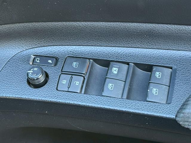 シエンタ ハイブリッドG クエロ 禁煙車 後席モニター 両側電動スライドドア 純正SDナビ バックモニター LEDヘッドライト ETC ドライブレコーダー フルセグ Bluetooth 衝突軽減システム オートハイビーム スマートキー(48枚目)