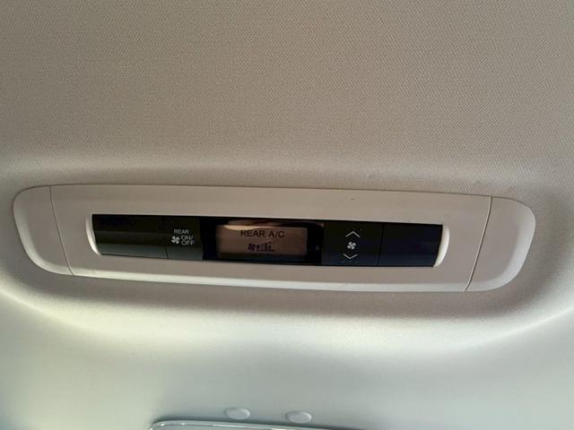 オデッセイハイブリッド ハイブリッドアブソルート・ホンダセンシンアドバンスＰ　禁煙車　後席モニター　純正インターナビ　マルチビューモニター　両側電動スライドドア　ＬＥＤヘッドライト　Ｂｌｕｅｔｏｏｔｈ　フルセグ　ＥＴＣ　前後ドラレコ　スマートパーキングアシスト　パワーシート（43枚目）