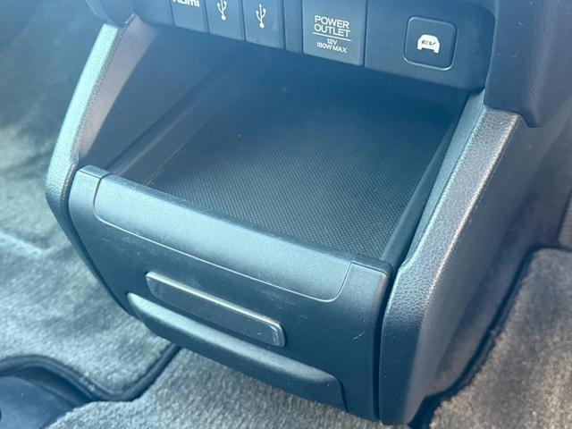 オデッセイハイブリッド ハイブリッドアブソルート・ホンダセンシンアドバンスＰ　禁煙車　後席モニター　純正インターナビ　マルチビューモニター　両側電動スライドドア　ＬＥＤヘッドライト　Ｂｌｕｅｔｏｏｔｈ　フルセグ　ＥＴＣ　前後ドラレコ　スマートパーキングアシスト　パワーシート（46枚目）