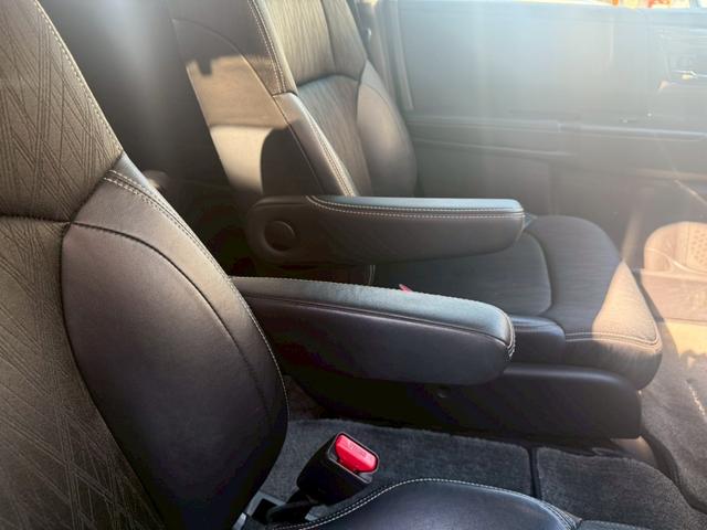 オデッセイハイブリッド ハイブリッドアブソルート・ホンダセンシンアドバンスＰ　禁煙車　後席モニター　純正インターナビ　マルチビューモニター　両側電動スライドドア　ＬＥＤヘッドライト　Ｂｌｕｅｔｏｏｔｈ　フルセグ　ＥＴＣ　前後ドラレコ　スマートパーキングアシスト　パワーシート（52枚目）