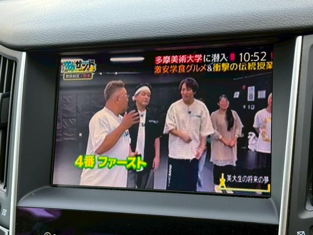 スカイライン ２００ＧＴ－ｔタイプＰ　禁煙車　黒革シート　メーカーナビ　アラウンドビューモニター　ＬＥＤヘッドライト　ドライブレコーダー　ＥＴＣ　フルセグＴＶ　Ｂｌｕｅｔｏｏｔｈ　スマートキー　前席シートヒーター　パワーシート（6枚目）