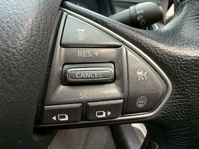 スカイライン ２００ＧＴ－ｔタイプＰ　禁煙車　黒革シート　メーカーナビ　アラウンドビューモニター　ＬＥＤヘッドライト　ドライブレコーダー　ＥＴＣ　フルセグＴＶ　Ｂｌｕｅｔｏｏｔｈ　スマートキー　前席シートヒーター　パワーシート（9枚目）