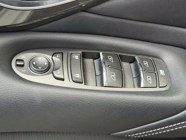 スカイライン ２００ＧＴ－ｔタイプＰ　禁煙車　黒革シート　メーカーナビ　アラウンドビューモニター　ＬＥＤヘッドライト　ドライブレコーダー　ＥＴＣ　フルセグＴＶ　Ｂｌｕｅｔｏｏｔｈ　スマートキー　前席シートヒーター　パワーシート（54枚目）