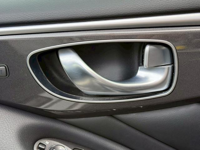 スカイライン ２００ＧＴ－ｔタイプＰ　禁煙車　黒革シート　メーカーナビ　アラウンドビューモニター　ＬＥＤヘッドライト　ドライブレコーダー　ＥＴＣ　フルセグＴＶ　Ｂｌｕｅｔｏｏｔｈ　スマートキー　前席シートヒーター　パワーシート（55枚目）