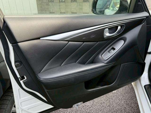 スカイライン ２００ＧＴ－ｔタイプＰ　禁煙車　黒革シート　メーカーナビ　アラウンドビューモニター　ＬＥＤヘッドライト　ドライブレコーダー　ＥＴＣ　フルセグＴＶ　Ｂｌｕｅｔｏｏｔｈ　スマートキー　前席シートヒーター　パワーシート（58枚目）