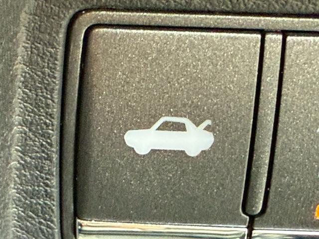 スカイライン ２００ＧＴ－ｔタイプＰ　禁煙車　黒革シート　メーカーナビ　アラウンドビューモニター　ＬＥＤヘッドライト　ドライブレコーダー　ＥＴＣ　フルセグＴＶ　Ｂｌｕｅｔｏｏｔｈ　スマートキー　前席シートヒーター　パワーシート（60枚目）