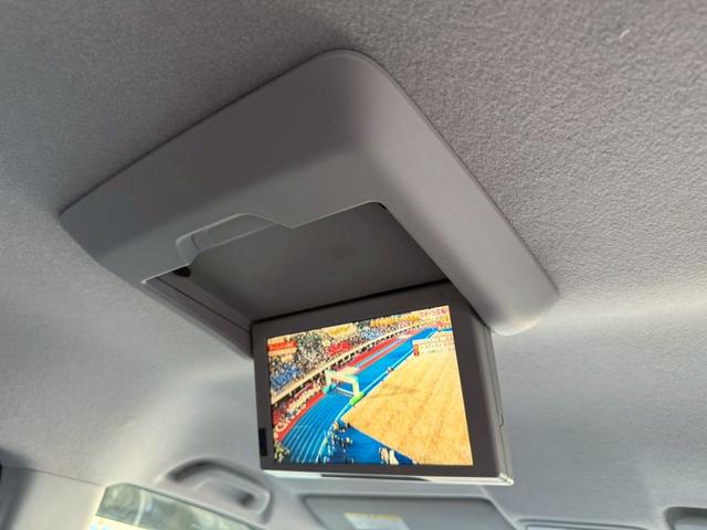 ステップワゴンスパーダ Ｚ　インターナビセレクション　禁煙車　後席モニター　両側電動スライドドア　純正ＨＤＤナビ　ＨＩＤヘッドライト　純正１７インチアルミホイール　ビルトインＥＴＣ　クルーズコントロール　スマートキー　ステアリングスイッチ（3枚目）