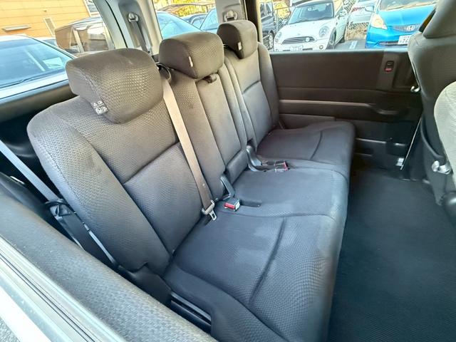 ステップワゴンスパーダ Ｚ　インターナビセレクション　禁煙車　後席モニター　両側電動スライドドア　純正ＨＤＤナビ　ＨＩＤヘッドライト　純正１７インチアルミホイール　ビルトインＥＴＣ　クルーズコントロール　スマートキー　ステアリングスイッチ（14枚目）