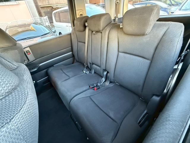 ステップワゴンスパーダ Ｚ　インターナビセレクション　禁煙車　後席モニター　両側電動スライドドア　純正ＨＤＤナビ　ＨＩＤヘッドライト　純正１７インチアルミホイール　ビルトインＥＴＣ　クルーズコントロール　スマートキー　ステアリングスイッチ（19枚目）