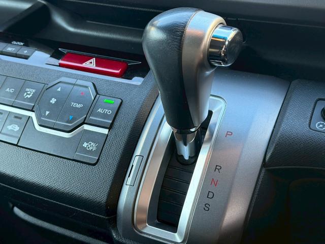 ステップワゴンスパーダ Ｚ　インターナビセレクション　禁煙車　後席モニター　両側電動スライドドア　純正ＨＤＤナビ　ＨＩＤヘッドライト　純正１７インチアルミホイール　ビルトインＥＴＣ　クルーズコントロール　スマートキー　ステアリングスイッチ（36枚目）