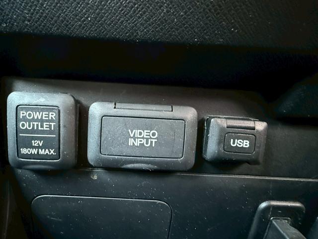 ステップワゴンスパーダ Ｚ　インターナビセレクション　禁煙車　後席モニター　両側電動スライドドア　純正ＨＤＤナビ　ＨＩＤヘッドライト　純正１７インチアルミホイール　ビルトインＥＴＣ　クルーズコントロール　スマートキー　ステアリングスイッチ（41枚目）