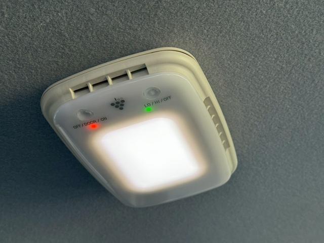 ステップワゴンスパーダ Ｚ　インターナビセレクション　禁煙車　後席モニター　両側電動スライドドア　純正ＨＤＤナビ　ＨＩＤヘッドライト　純正１７インチアルミホイール　ビルトインＥＴＣ　クルーズコントロール　スマートキー　ステアリングスイッチ（42枚目）