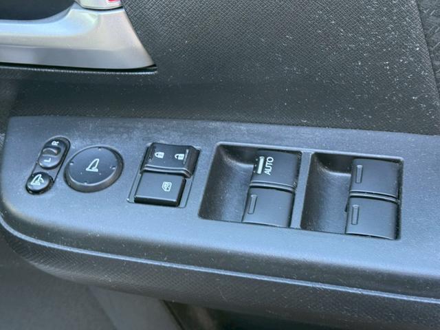 ステップワゴンスパーダ Ｚ　インターナビセレクション　禁煙車　後席モニター　両側電動スライドドア　純正ＨＤＤナビ　ＨＩＤヘッドライト　純正１７インチアルミホイール　ビルトインＥＴＣ　クルーズコントロール　スマートキー　ステアリングスイッチ（46枚目）