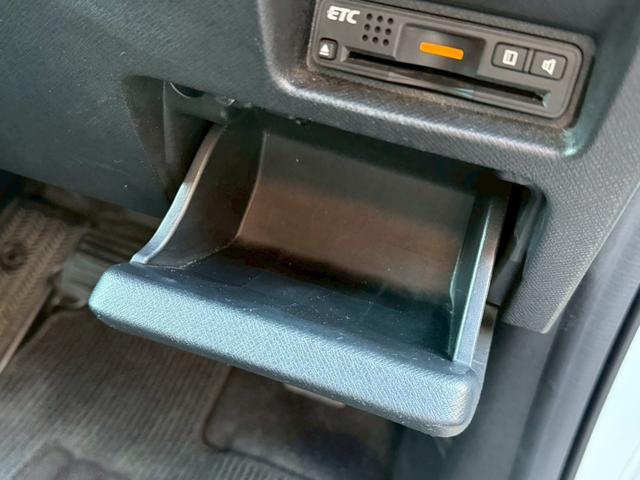 ステップワゴンスパーダ Ｚ　インターナビセレクション　禁煙車　後席モニター　両側電動スライドドア　純正ＨＤＤナビ　ＨＩＤヘッドライト　純正１７インチアルミホイール　ビルトインＥＴＣ　クルーズコントロール　スマートキー　ステアリングスイッチ（47枚目）